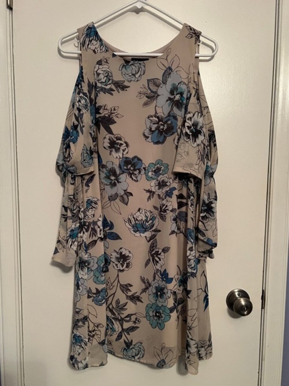 Floral Cold Shoulder Long Sleeve Shift Mini Dress